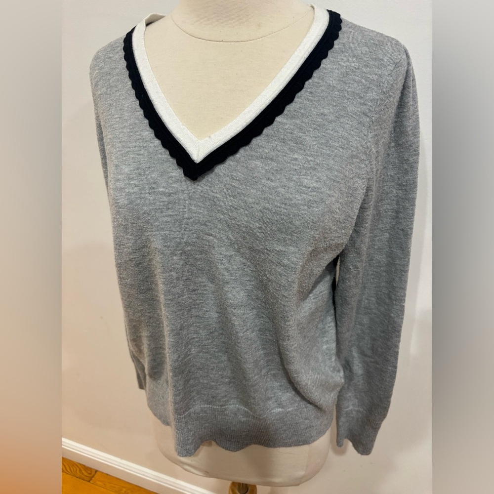 CeCe Deep V Contrast Trim Sweater, Size: S - Picture 7 of 12